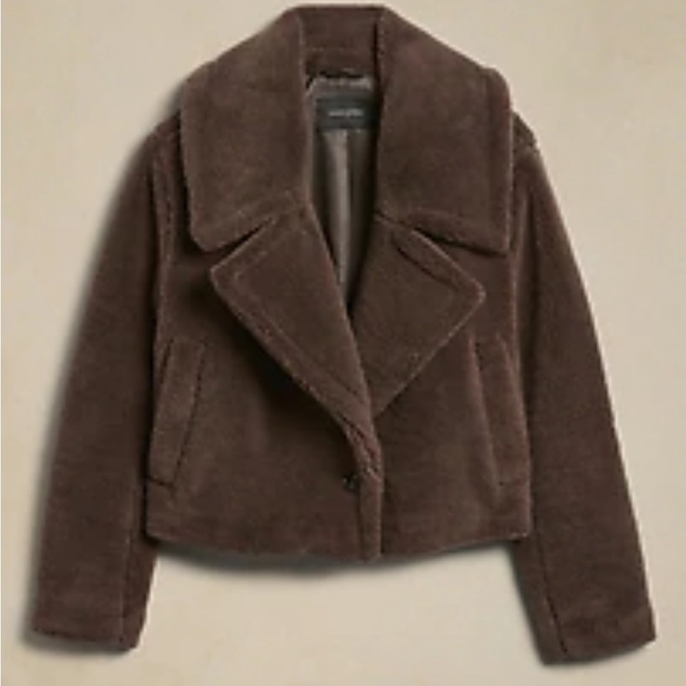 Banana republic NWT never worn faux fur jacket. Color: mushroom. Size XS Petite